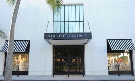 Boutique FENDI Miami Bal Harbour Saks Miami